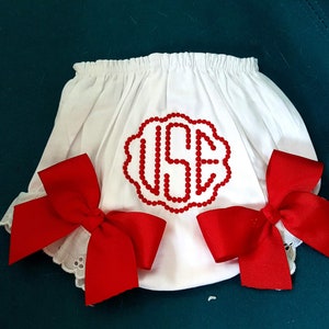 Monogrammed White Eyelet Bloomers Bows Diaper Cover Design Vintage Baby Girls Personalized Bloomers Baby Shower gift Newborn bloomers