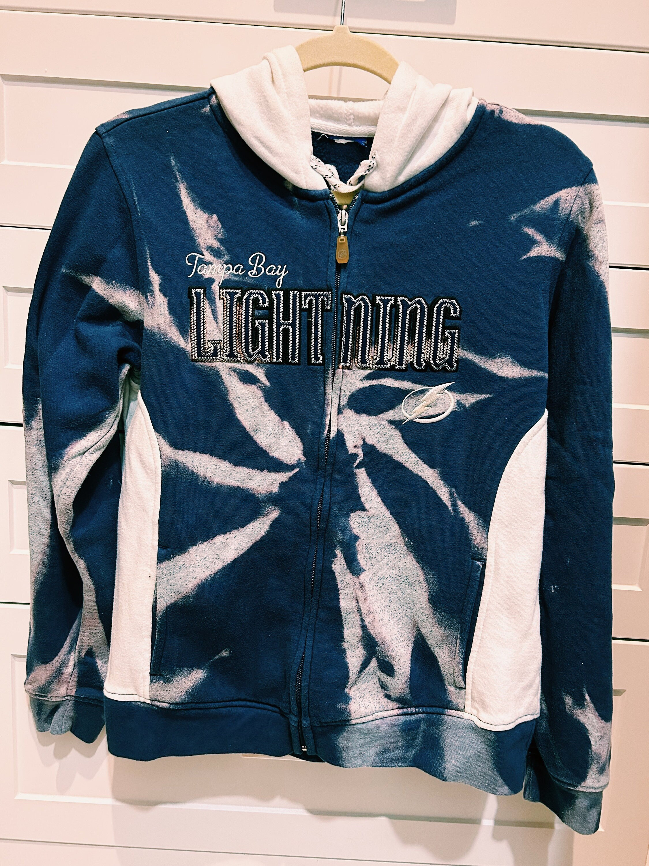 tie dye tampa bay lightning shirt