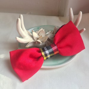 Red tartan Hair bow tie, Bow tie, Bow tie with brooch, Tartan bow tie, red tartant bow tie, Tatant bow tie brooch