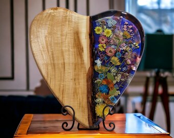 Cuore di vero fiore realizzato in legno di tiglio opera d'arte Resinart