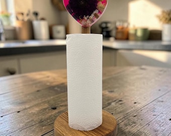 Floral kitchen roll holder – a handmade, unique piece made of oak wood and floral art.