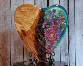 Echt Blüten Herz aus Lindenholz Kunstwerk Resinart