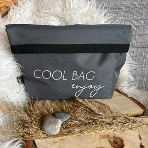 Cool Bag Kühltasche klein Lunchbag Geschenk Geburtstag Accessoires bedruckt grau mit Verschluss Einschulung Sommer Urlaub Strand Bild 3