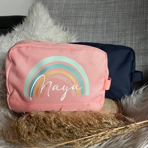 Kulturbeutel personalisiert Kinder Geschenk Weihnachten Geburtstag Accessoires mit Namen, Regenbogen Kosmetiktasche Wäschebeutel 50411 Bild 4