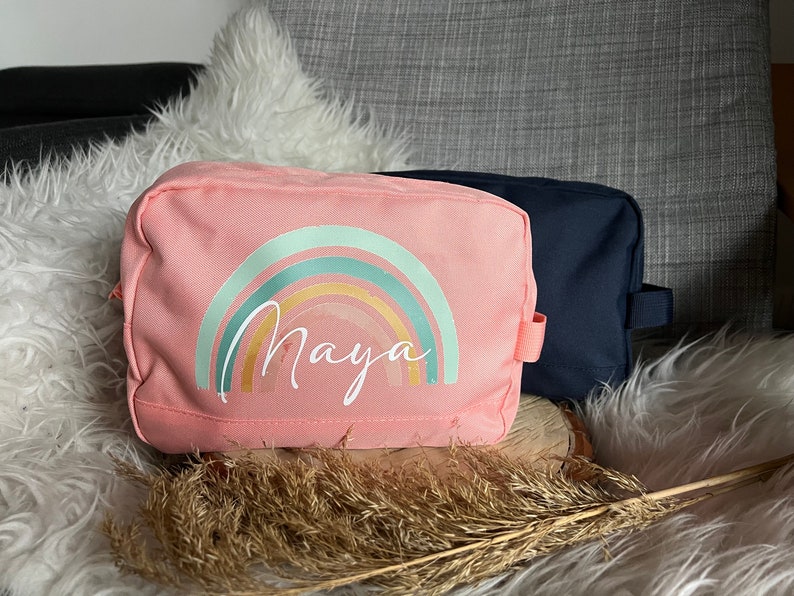 Kulturbeutel personalisiert Kinder Geschenk Weihnachten Geburtstag Accessoires mit Namen, Regenbogen Kosmetiktasche Wäschebeutel 50411 Bild 4