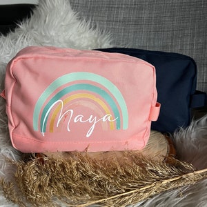 Kulturbeutel personalisiert Kinder Geschenk Weihnachten Geburtstag Accessoires mit Namen, Regenbogen Kosmetiktasche Wäschebeutel 50411 Bild 3