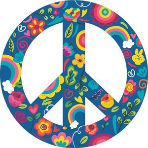 Può includere: Un segno della pace blu con un motivo floreale e arcobaleno colorato. Il segno della pace è circondato da una varietà di fiori, foglie e spirali.
