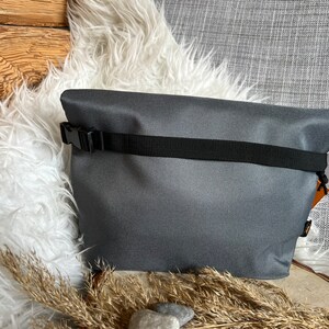 Cool Bag Kühltasche klein Lunchbag Geschenk Geburtstag Accessoires bedruckt grau mit Verschluss Einschulung Sommer Urlaub Strand Bild 4