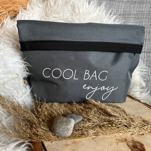 Cool Bag Kühltasche klein Lunchbag Geschenk Geburtstag Accessoires bedruckt grau mit Verschluss Einschulung Sommer Urlaub Strand Bild 8