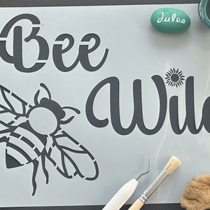 Bee Wild-sjabloon.   A4, 190 micron Mylar.  Voor het schilderen van meubels, stoffen, posters, muurschilderingen en kunstnijverheid: klik om te schilderen en te decoreren