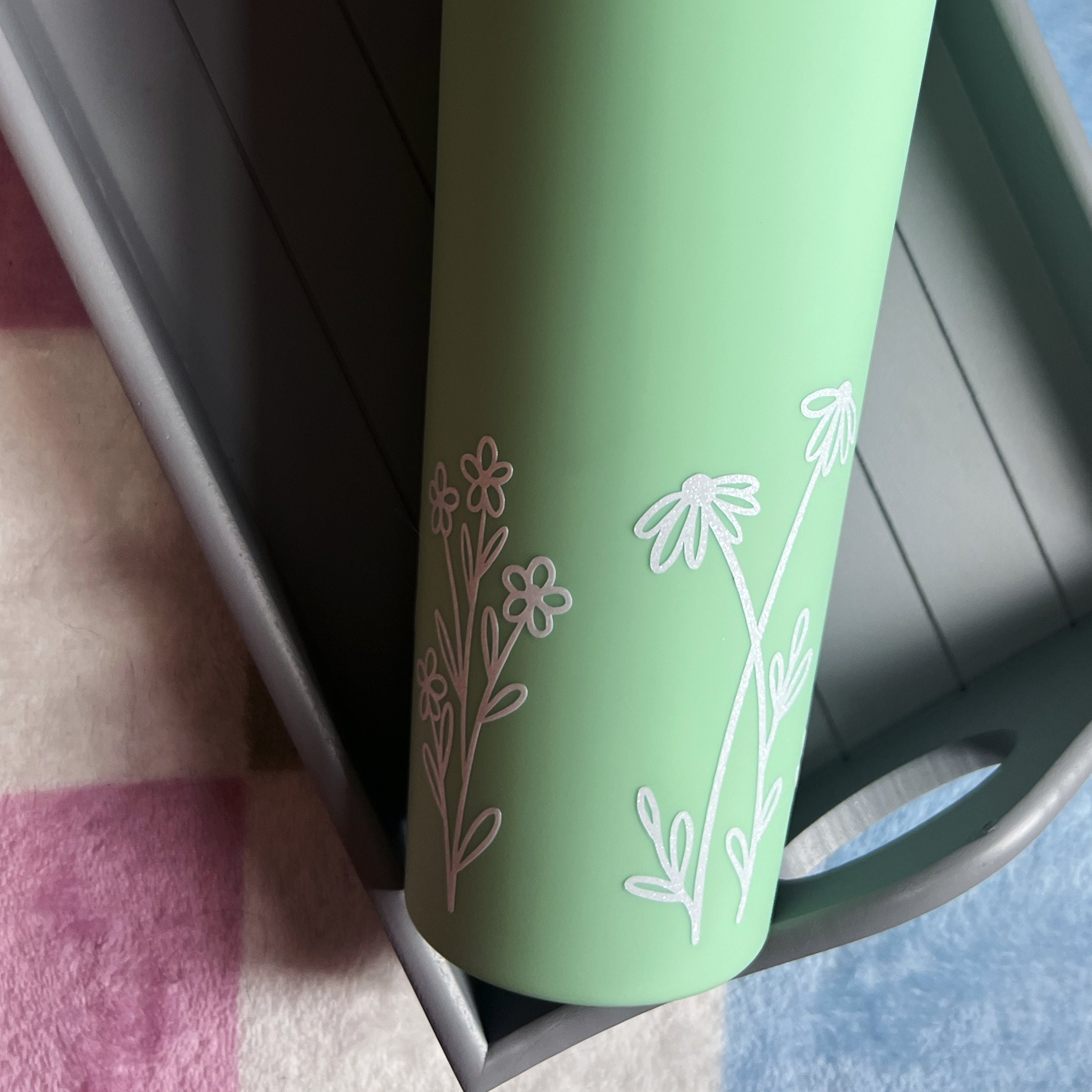 Mint Green Wildflower Reusable Cold Cup | Floral Pastel Green & White Reusable  Cup W/ Straw | Glitter Double-walled Starbucks 24oz Tumbler - Etsy