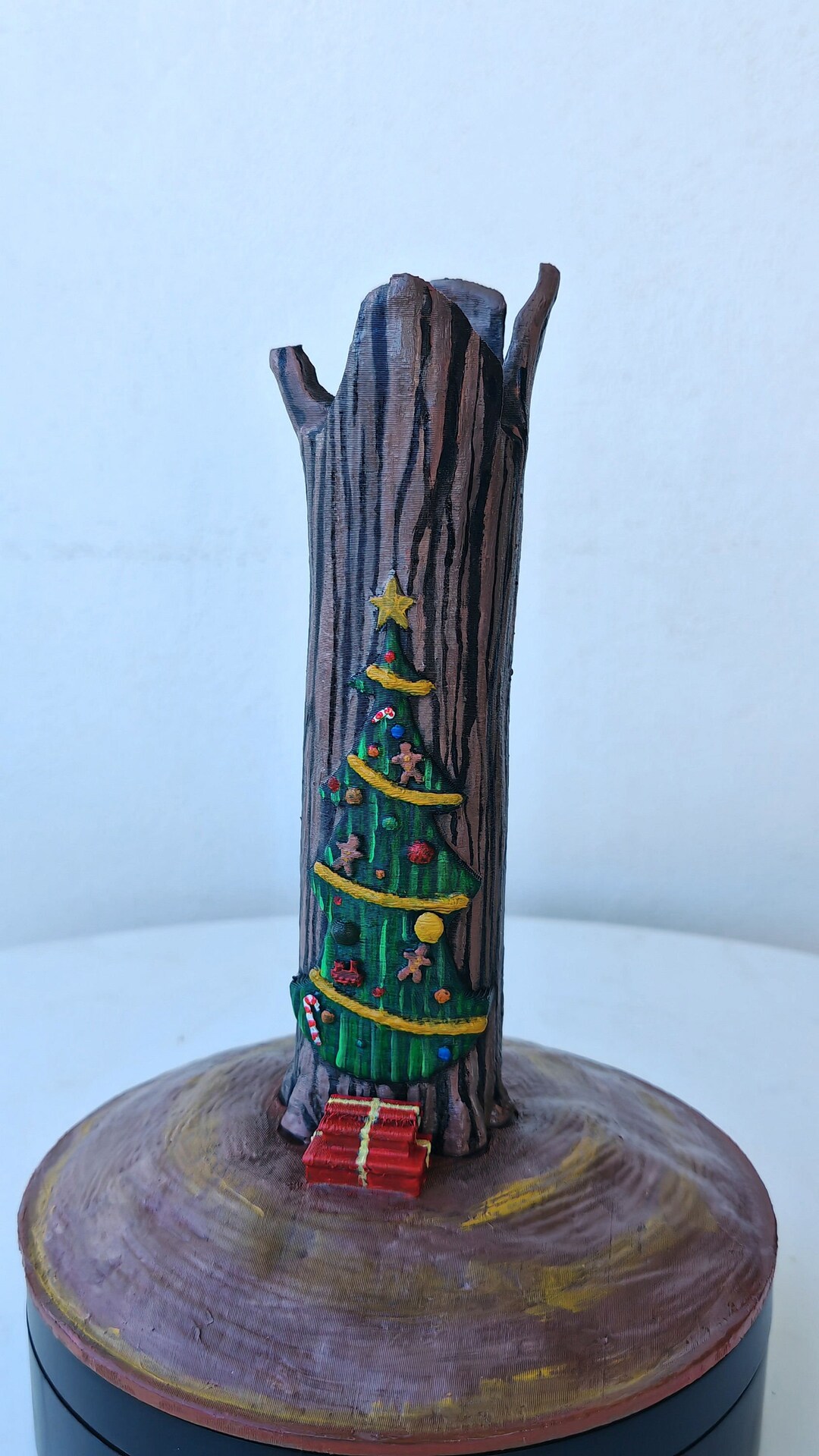 ナイトメア・ビフォア・クリスマスをイメージしたホリデー ツリー ドア