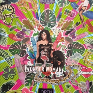 ユニークなハンドメイドのフェミニストコラージュ「ワンダーセルフラブ」。手作りのユニークなフェミニストコラージュ「ワンダーセルフラブ」