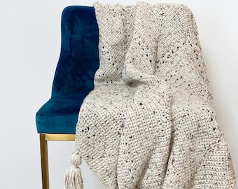 Neutral Chevron Throw