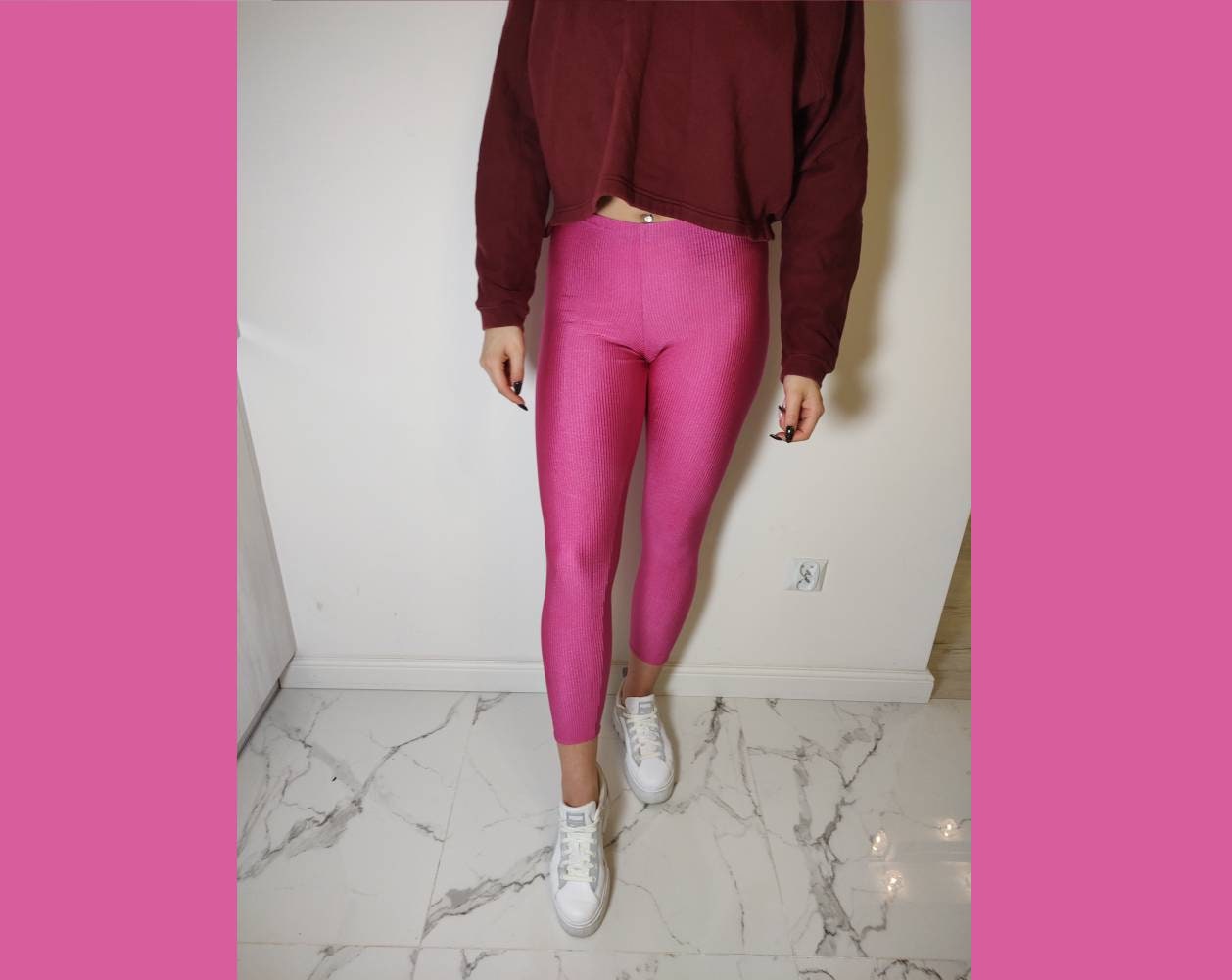 GRATIFY LEGGING in NEON PINK