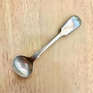 Colher de sal em prata antiga com padrão de violino – H.G.L and Co (Henry Green & Sons)