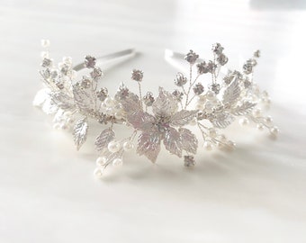 Silver leaf bridal headband, silver boho bridal headpiece with crystals and delicate leaves.