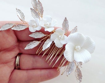 Bridal hair comb, white flower bridal headpiece with pearl beads and leaves