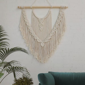 Wall decor,bedroom wall decor,macrame,boho macrame,natural macrame,macrame wall hanging, Gifts for her,flower macrame,macrame tapestry