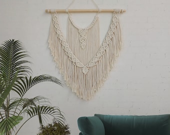 Wall decor,bedroom wall decor,macrame,boho macrame,natural macrame,macrame wall hanging, Gifts for her,flower macrame,macrame tapestry