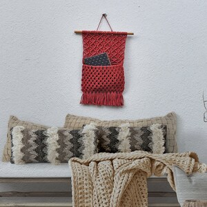 macrame book pouch, macrame wall pocket, macrame wall hanging, wall knot, small macrame