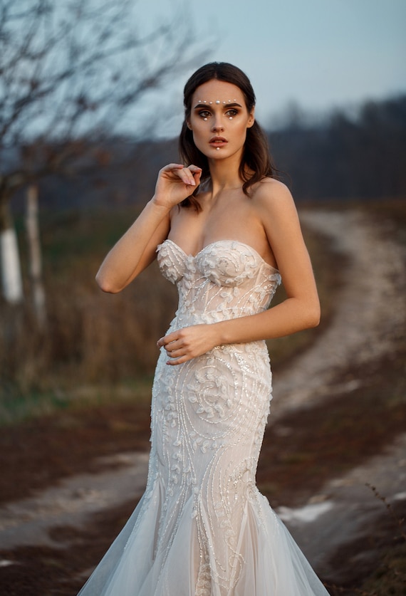 Corset Mermaid Wedding Dress With Push up Cups and Train Sparkling