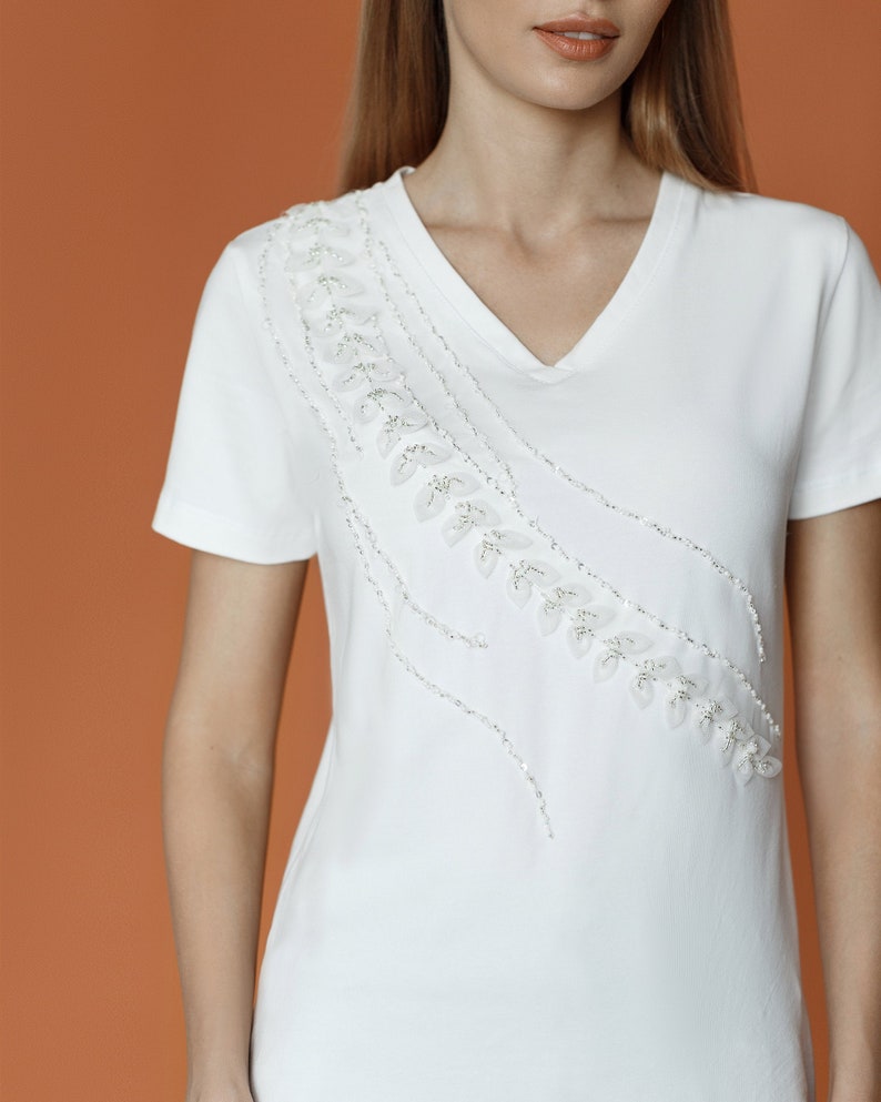 Luxus nachhaltiges T-Shirt mit 3D-Spitze the Essential Kollektion Bild 1