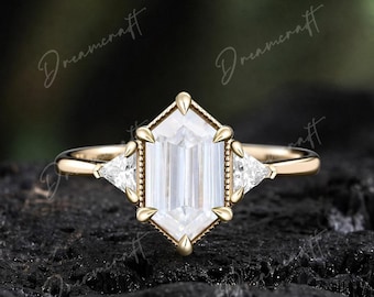 Unieke lange zeshoekig geslepen moissanite verlovingsring, ring met drie stenen, massief gouden beloftesring, trouwring, bruidsring, edelsteen sieraden