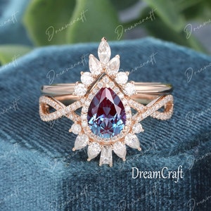 Alexandrite Engagement Ring 14K Gold Pear Shape Unique Engagement Ring Sets Vintage Marquise Cut Moissanite Ring Wedding Bridal Ring
