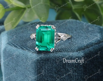 エメラルドの婚約指輪、ヴィンテージグリーンエメラルドの婚約指輪