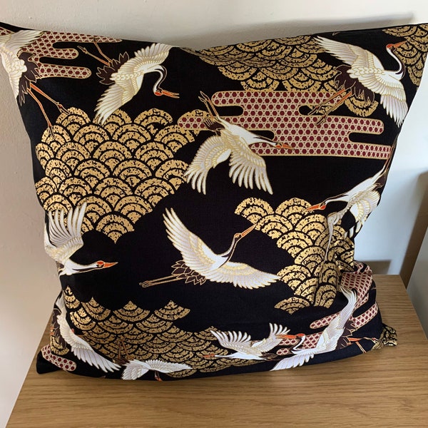 Housse de coussin oiseau grue art déco métallique japonaise - réalisée sur commande