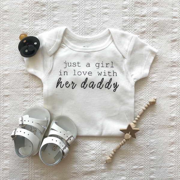 Baby girl onesie, daddy’s girl, newborn outfit