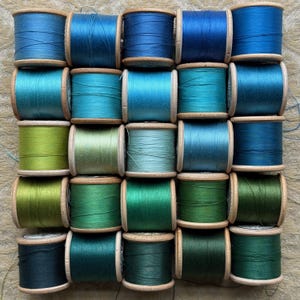 Vintage Wooden Cotton Reels, Dewhurst's Sylko Thread, Three Shells, 25x Spools, Vintage Sewing Haberdashery, As-Found Condition (ref. 084)