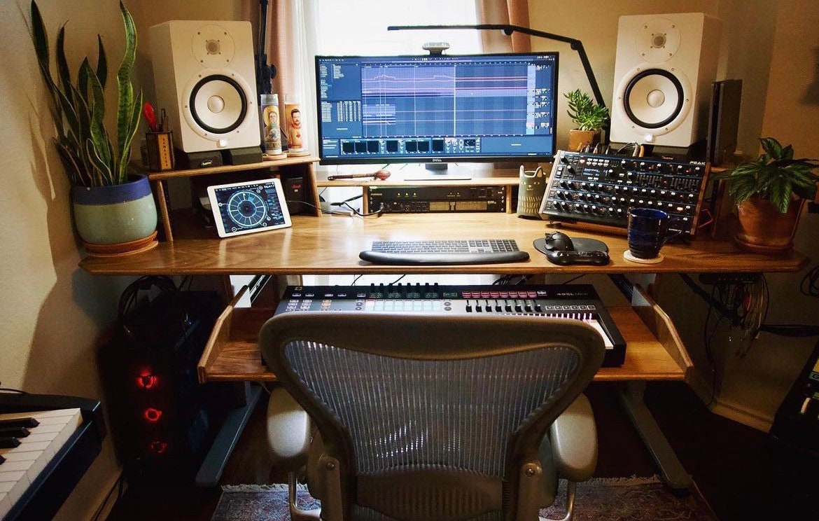 Music Desk, Computer Desk with Keyboard Tray, Studio Desk for Music  Production, Recording Studio Desk for Producer, Modern Work Study PC Desk  with