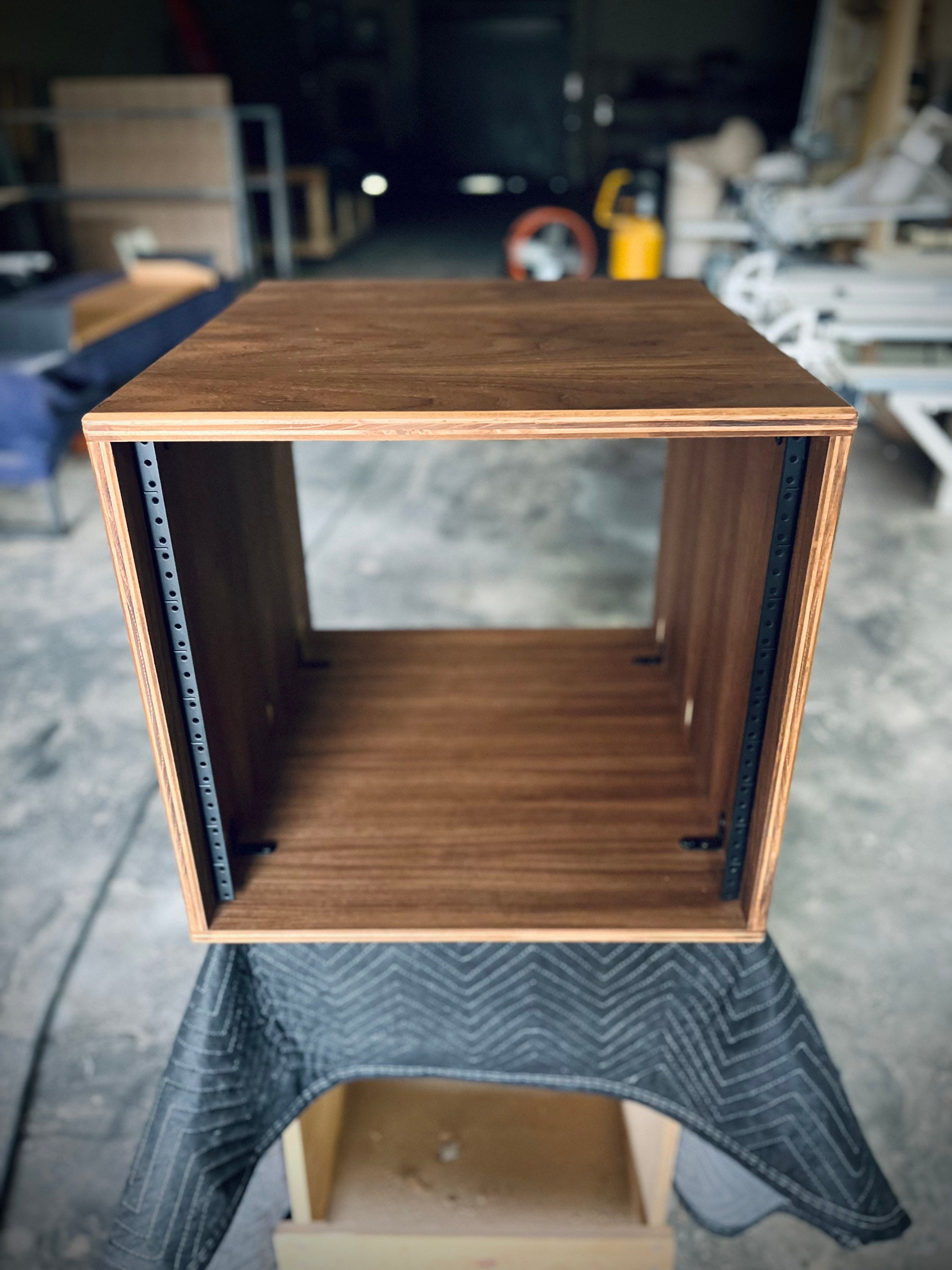 8-20U Slanted Audio Rack - Etsy