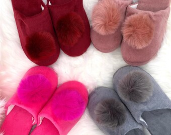 fuzzy pom pom slippers