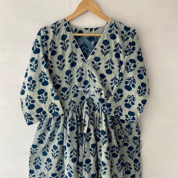 Robe bleu indigo pour tenues de fête, robe longue, robe en coton et tissu fait main pour femmes, vêtements d'été pour femmes, robe cache-cœur, cadeau d'anniversaire