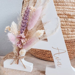 Personalisierter Trockenblumen Buchstabe - Geschenk zur Geburt, Taufe oder zum Geburtstag, Kinderzimmerdeko