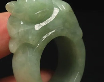 VINTAGE Large Jade Green Ring HandCarved Pixiu Size 11.5 Prosperity Good Luck Charm