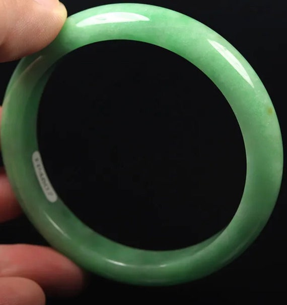 VINTAGE Large Jadeite Green Jade Bangle Size 61mm 