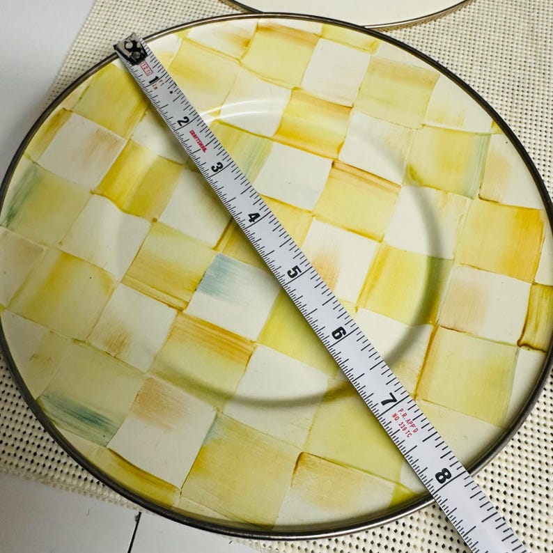 MacKenzie-Childs Parchment Check Yellow Enamel Salad Plates Vintage 4 Piece Set afbeelding 8