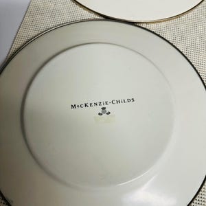 MacKenzie-Childs Parchment Check Yellow Enamel Salad Plates Vintage 4 Piece Set afbeelding 7