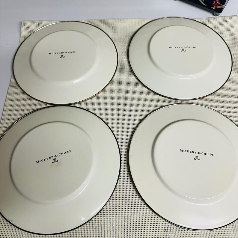 MacKenzie-Childs Parchment Check Yellow Enamel Salad Plates Vintage 4 Piece Set afbeelding 6