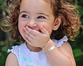 Personalize Baby Name Bracelet Non Allergy Stainless Steel Infant Baptism Custom Family Love Gifts Adjustable Bracelet Free Engraving