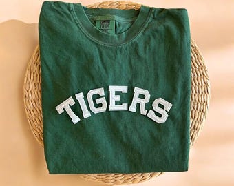 Camisa personalizada Comfort Colors, camisa universitaria personalizada, camisa escolar personalizada, camisa con espíritu escolar, camisa personalizada, camisa de equipo personalizada, regalo personalizado