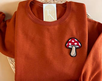 Mushroom Sweatshirt, Mushroom Crewneck, Mushroom Shirt, Mushroom Lovers Gift, Fall Sweatshirt, Cottagecore Sweatshirt, Cottagecore Clothes