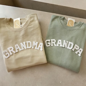 Grandma Sweatshirt | Grandpa Sweatshirt | Personalized Grandma Gift | Personalized Grandpa Gift | Grandparents Pregnancy Announcement Gift