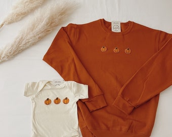 Mama en ik outfits, bijpassende outfits moeder en baby, shirts moeder en dochter, shirts moeder en zoon, herfstbabyshower, Halloween mama en ik