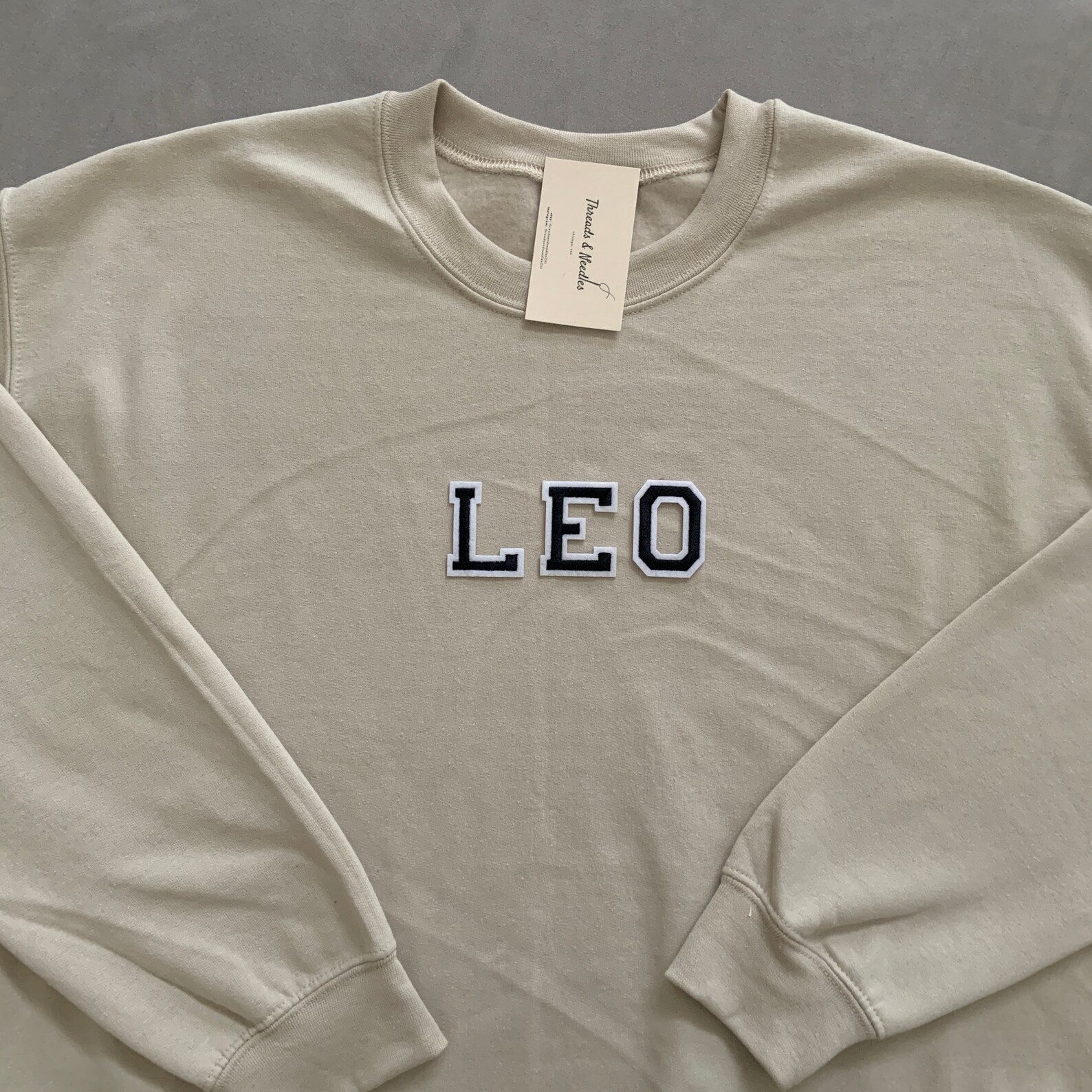 leo xmas sweater