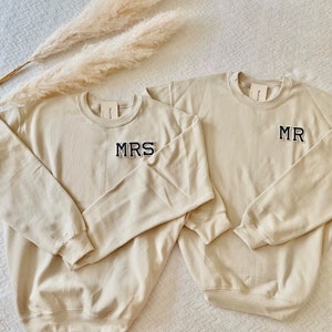 Mr and Mrs Sweatshirt |Just Married Outfit | Wife Husband Sweatshirt |Matching Couple Outfit | Honeymoon Outfit | Newly wed Gifts
